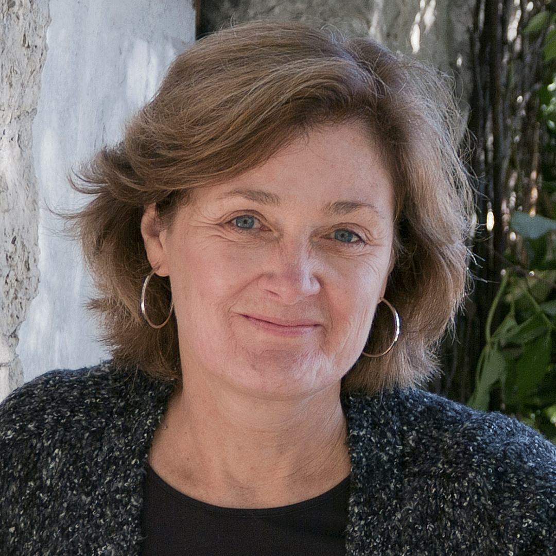 Joan Thomas headshot